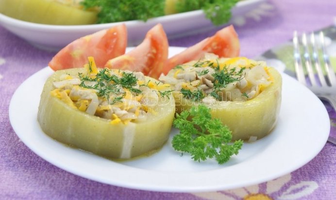 Салат из квашеной капусты и свеклы