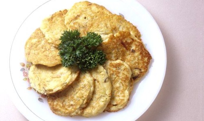 Оладьи из сладкой кукурузы к мясу на гриле