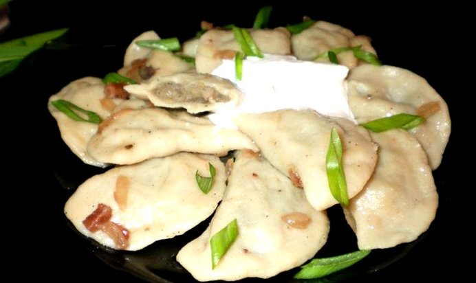 Вареники с грибами и картофелем