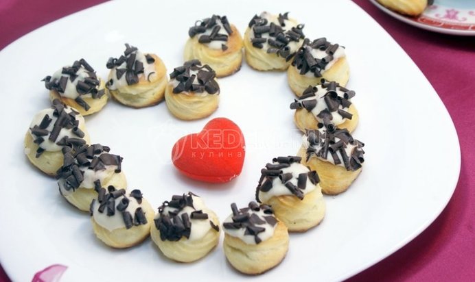 Профитроли с кремом «Поцелуй»