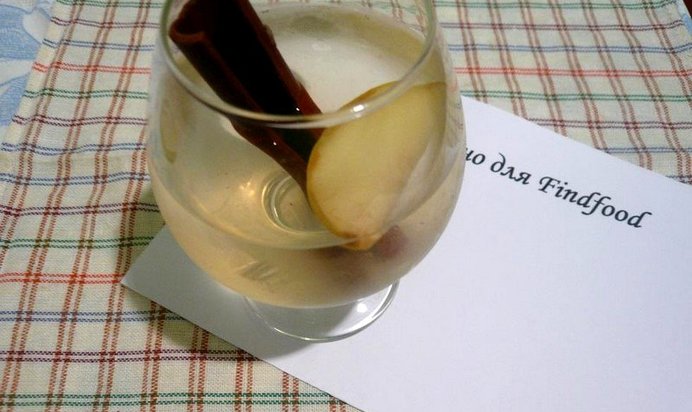 Яблочная вода с корицей