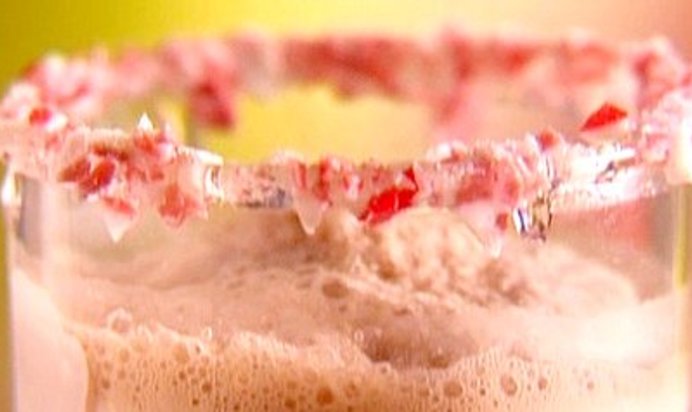 Шоколадный коктейль с мятной оправой и йогуртом