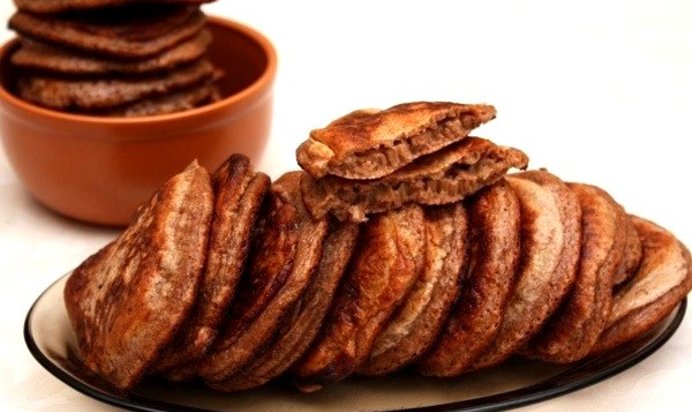 Шоколадные оладьи с грецкими орехами