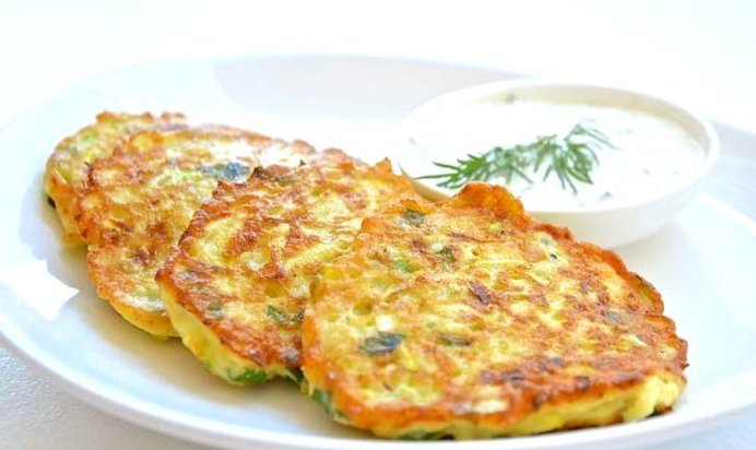 Оладьи из кабачков с сыром и чесноком