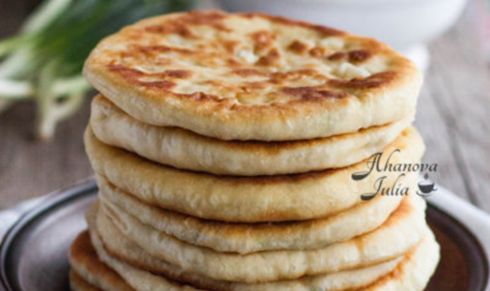 Лепёшки с брынзой и не только