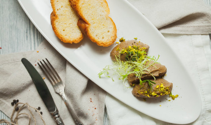 Паштет куриный на гренках