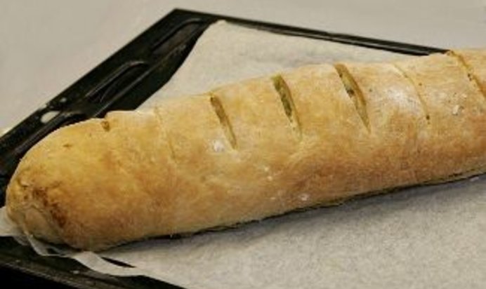 Итальянский батон с моцареллой