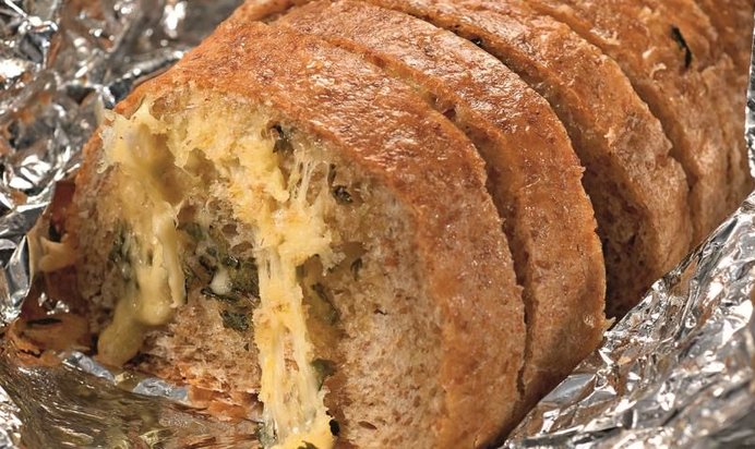 Хлеб, запеченный с сыром