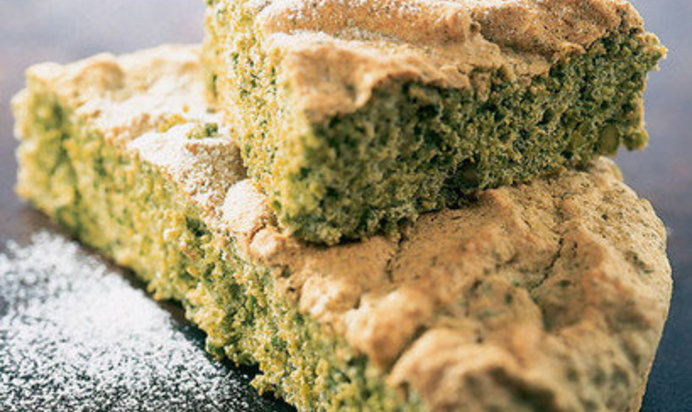 Кекс с фисташками