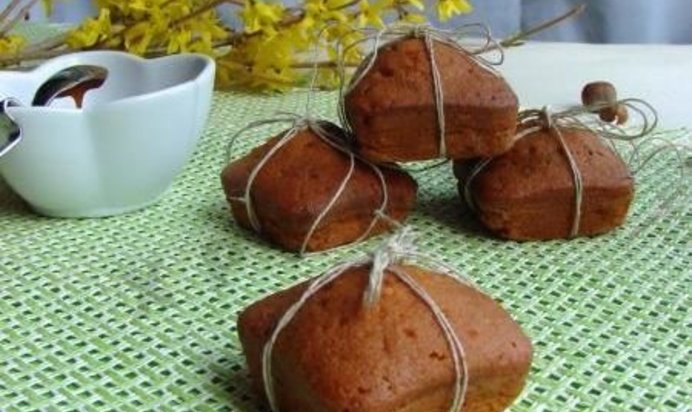 Карамельные кексы с пралине из фундука