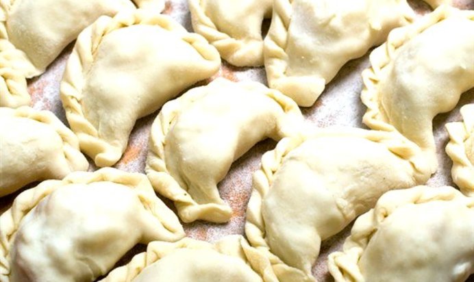 Вареники с черносливом и творогом