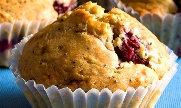 Вишневые кексы с белым шоколадом
