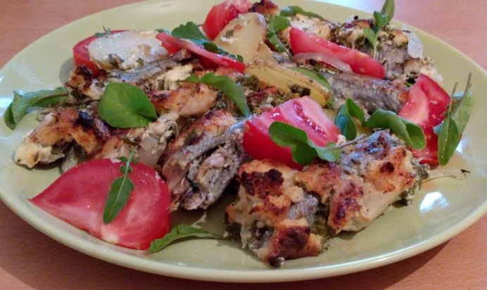 Запеканка с путассу, картофелем и зеленью