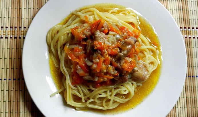 Свиной гуляш в мультиварке