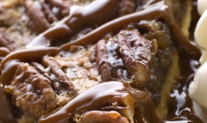 Тарт с кленовым сиропом и орехами пекан