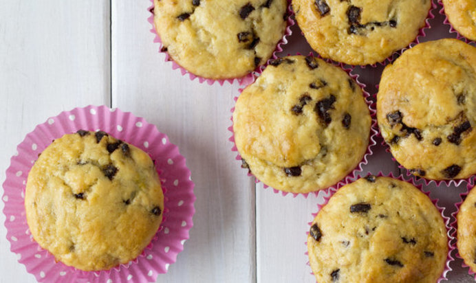 Веганские банановые маффины с шоколадом