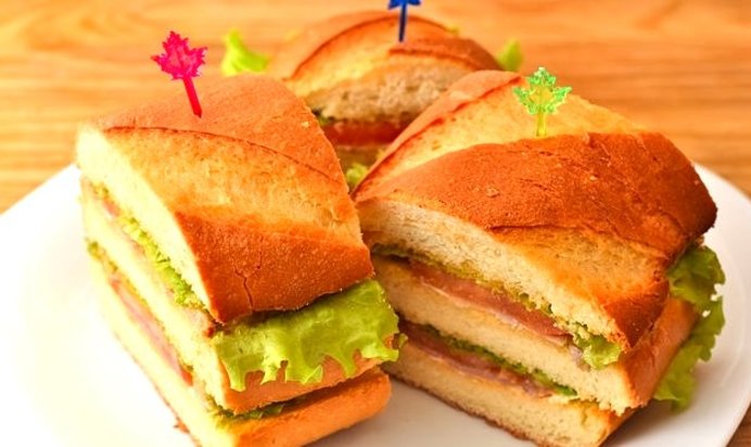 Быстрые бутерброды на стол