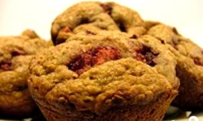 Бананово-клубничные кексы