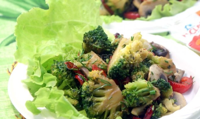 Шоколадный бисквитный торт с карамельным кремом