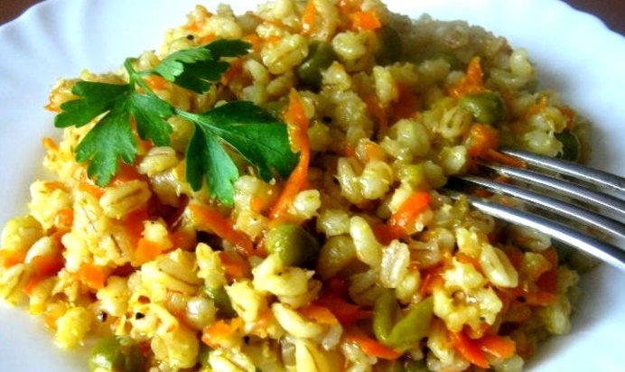 Перловка с овощами