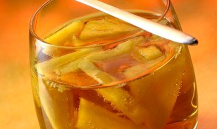 Ананасовый крюшон с шампанским и коньяком