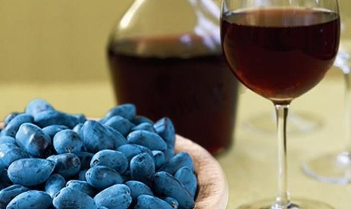 Домашнее вино из жимолости