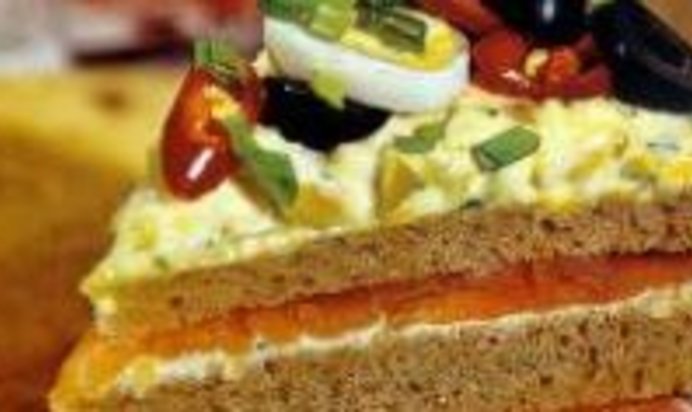 Закусочный торт для мужчин