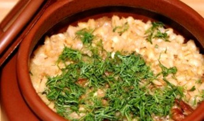 Перловка с мясом в горшочке