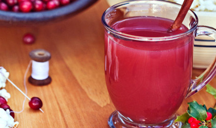 Пряный клюквенный напиток