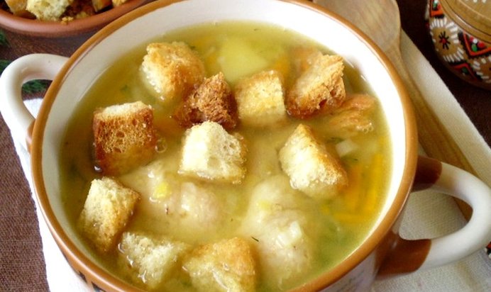 Вегетарианский гороховый суп в мультиварке