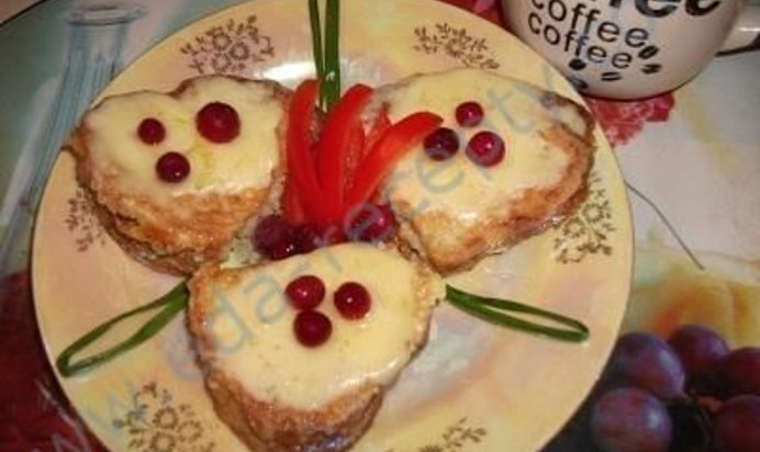 Горячие бутерброды из батона с сыром