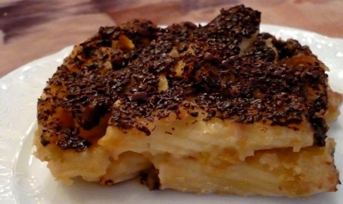 Макаронная запеканка с яблоками