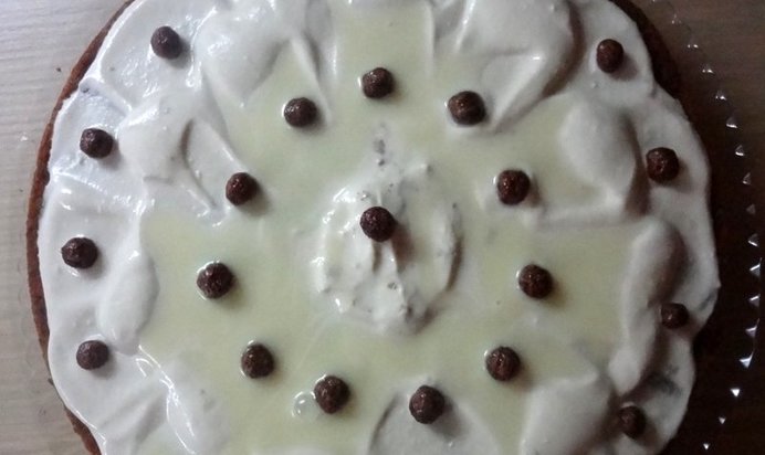 Торт без выпечки из рулетов