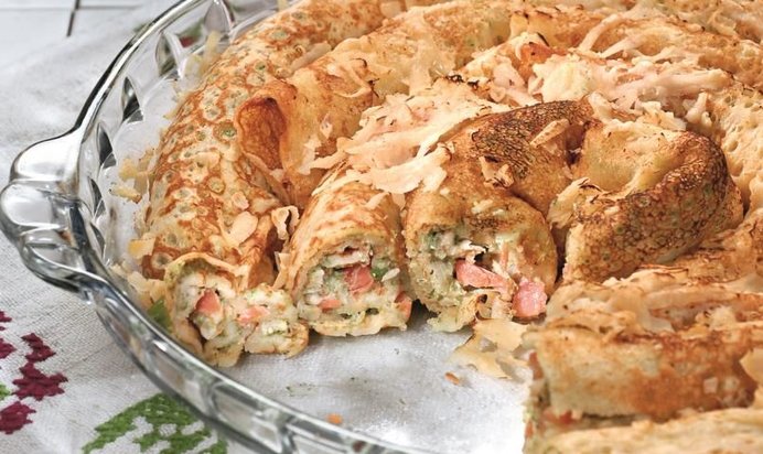 Блинный пирог со шпинатом