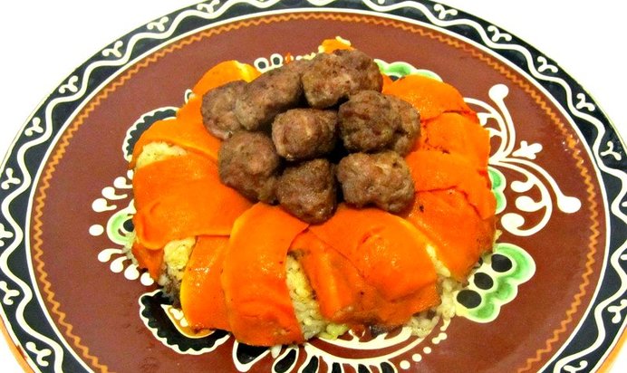 Запеканка из риса с фрикадельками