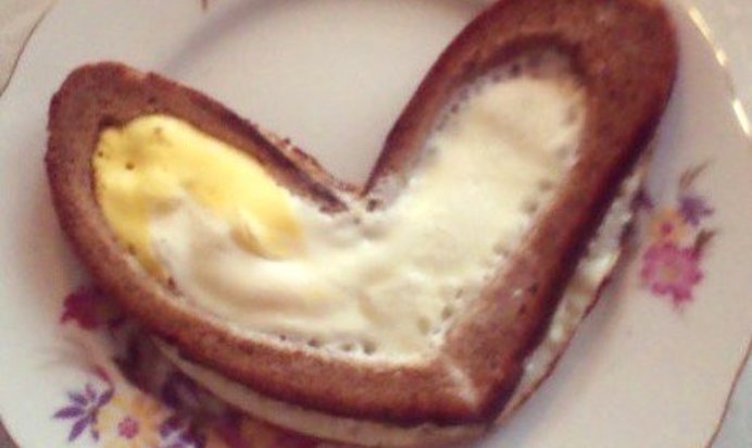 Яйца в тостах