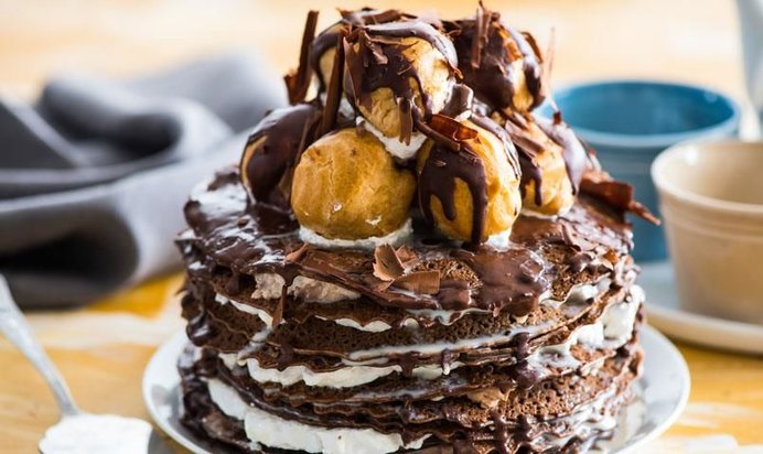 Блинный торт с творогом и сгущенкой