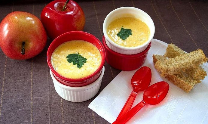 Болтунья на водяной бане с чесночными гренками