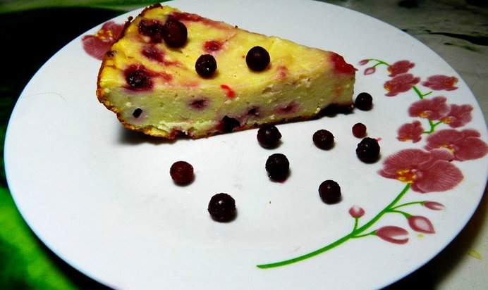 Творожная запеканка с брусникой