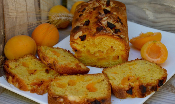 Кекс с абрикосами