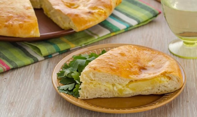 Картофджин - осетинский пирог с картофелем