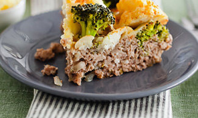 Мясная запеканка с брокколи и цветной капустой в мультиварке