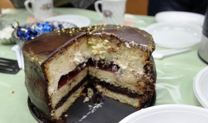 Шоколадно-вишнёвый торт