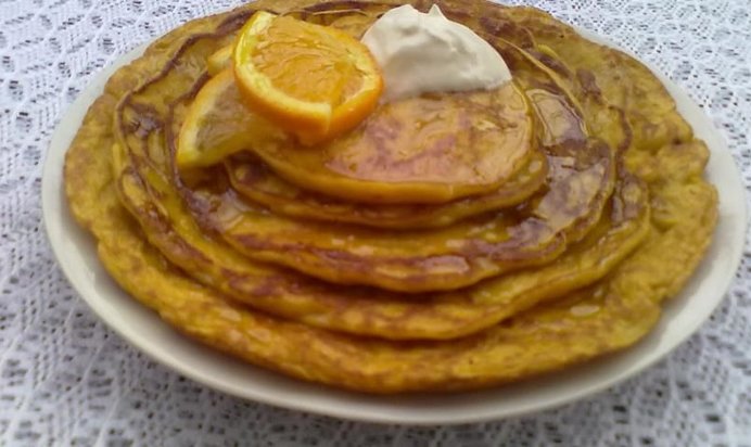 Пряные блины из тыквы с апельсиновым сиропом