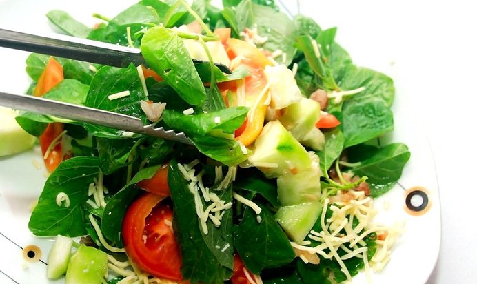 Салат со шпинатом и сыром