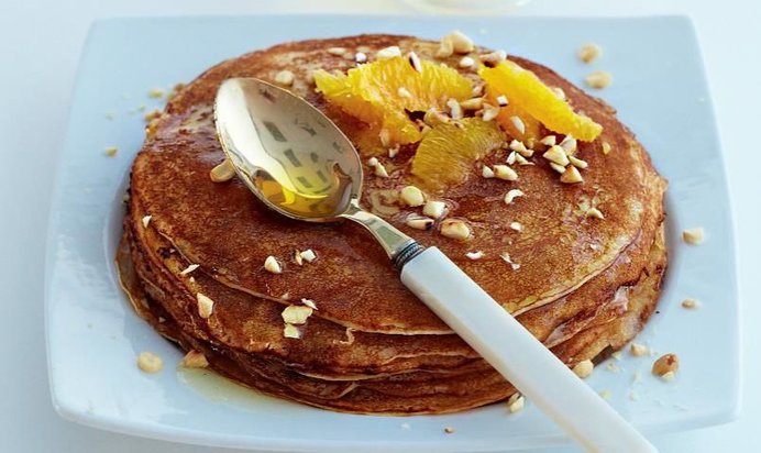 Блины на рикотте с апельсинами и медом