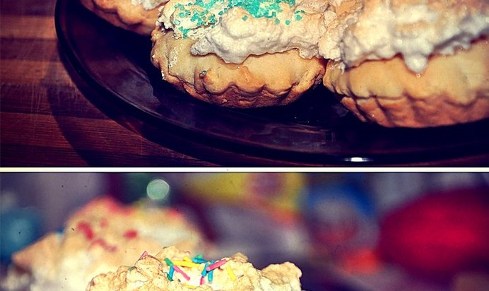 Маффины с глазурью из белкового крема