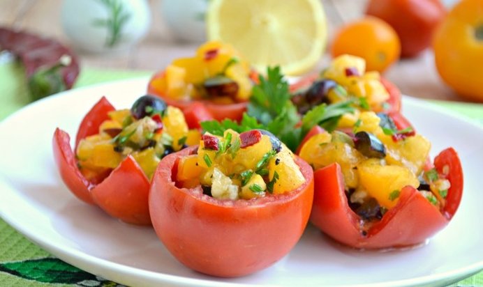 Сальса из желтых помидоров с виноградом