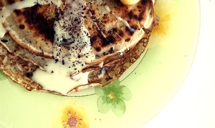 Тонкие блинчики с корицей и сгущенкой