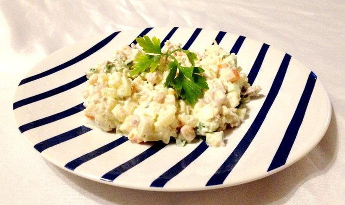 Салат с фасолью и говядиной